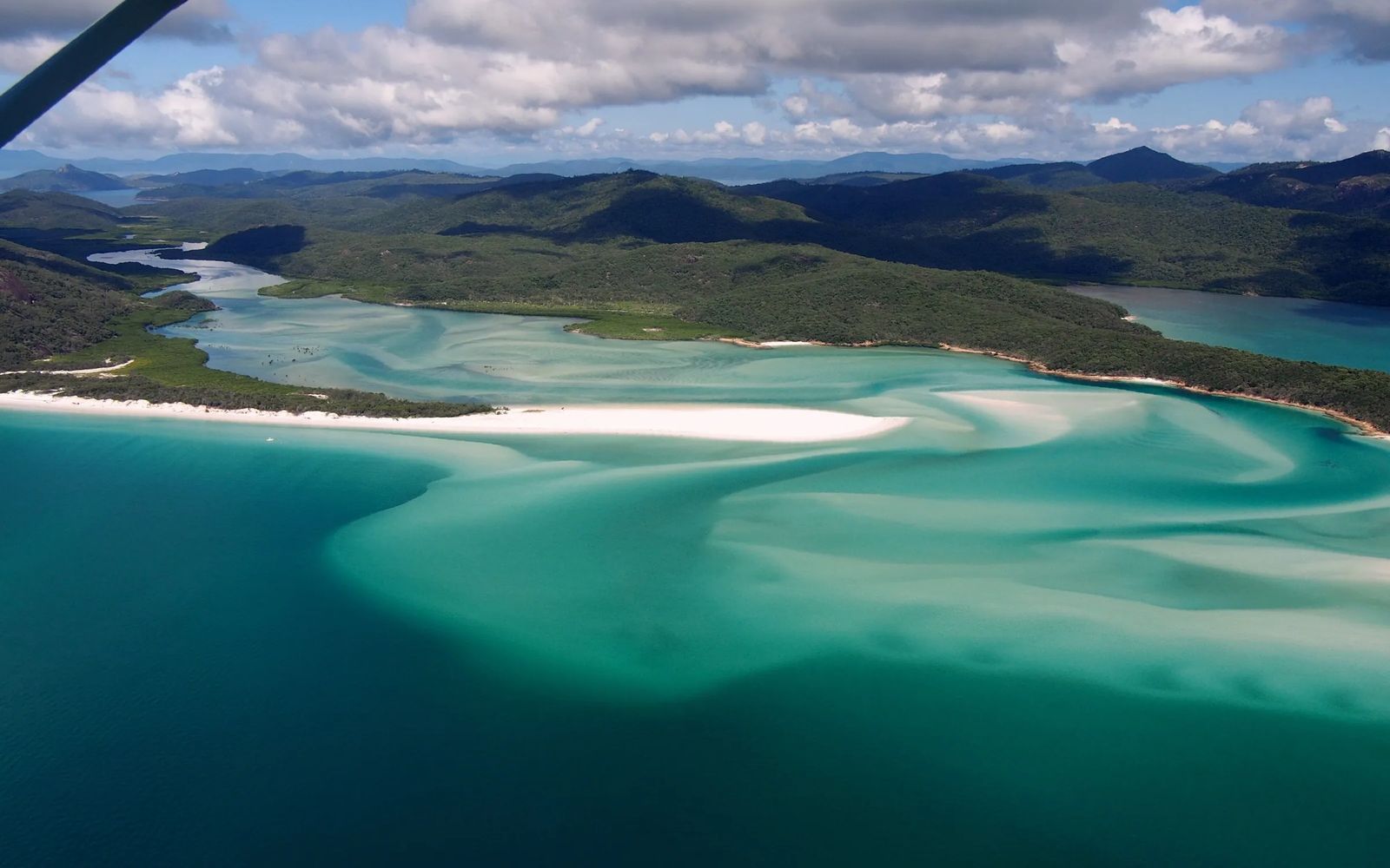 The coastline on the road from Sydney to Cairns
