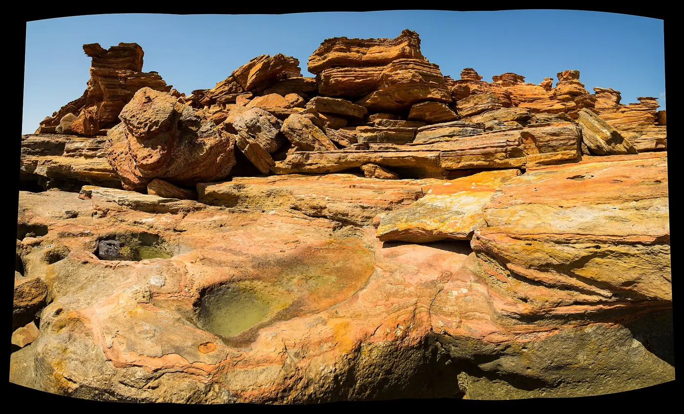 Red rock at Gantheaume Point, Broome