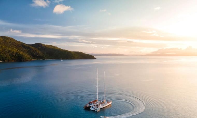 Whitsundays premium boat, accommodation on Oz East Coast Adventure, 20 Days Brisbane to Cairns
