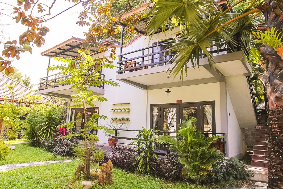 Kampot riverside guesthouse, accommodation on Ultimate Asia, 63 Days